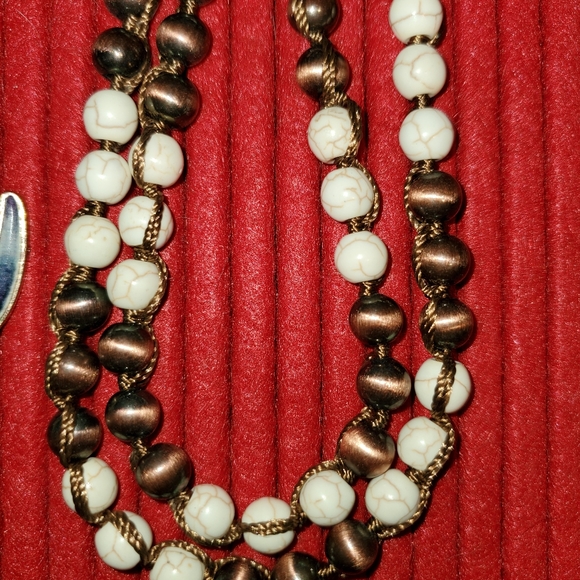 White Floral Steer Skull Tassel Necklace Set - Picture 3 of 4